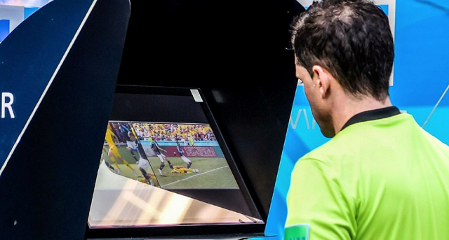 Quy Trình Vận Hành Của VAR Khi Xảy Ra Sự Cố